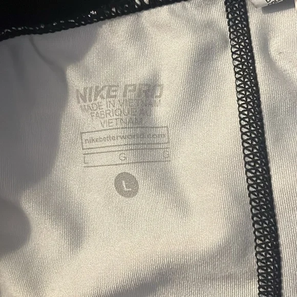 Nike Pro - Picture 2 of 2